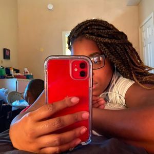 Meet your Posher, Mia